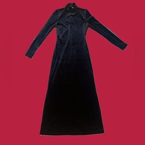 La Belle Velvet Long Sleeve Dress - Deep Black